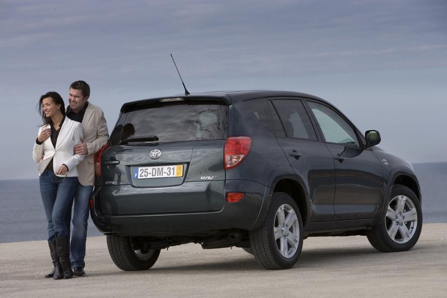  Toyota RAV4 2005 года  (фото 96 из 172)
